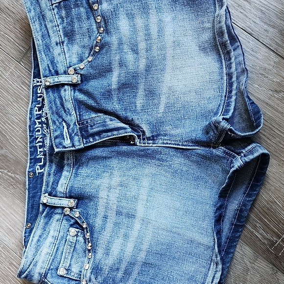 PLATINUM PLUSH Women's Blue Embellished Jean Shorts - Picture 5 of 7